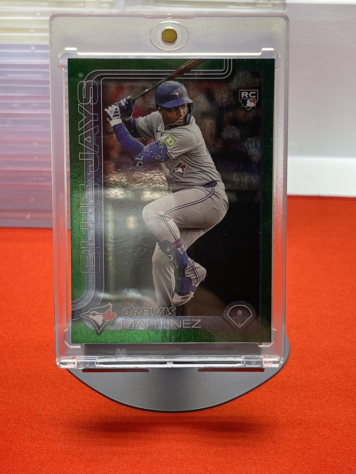 2025 Topps Series 1 - Orelvis Martinez #18 Green Rainbow /99 (RC)