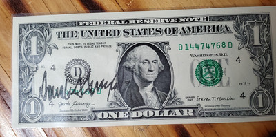 PRESIDENT DONALD TRUMP SIGNED $1 BILL , excellent condition