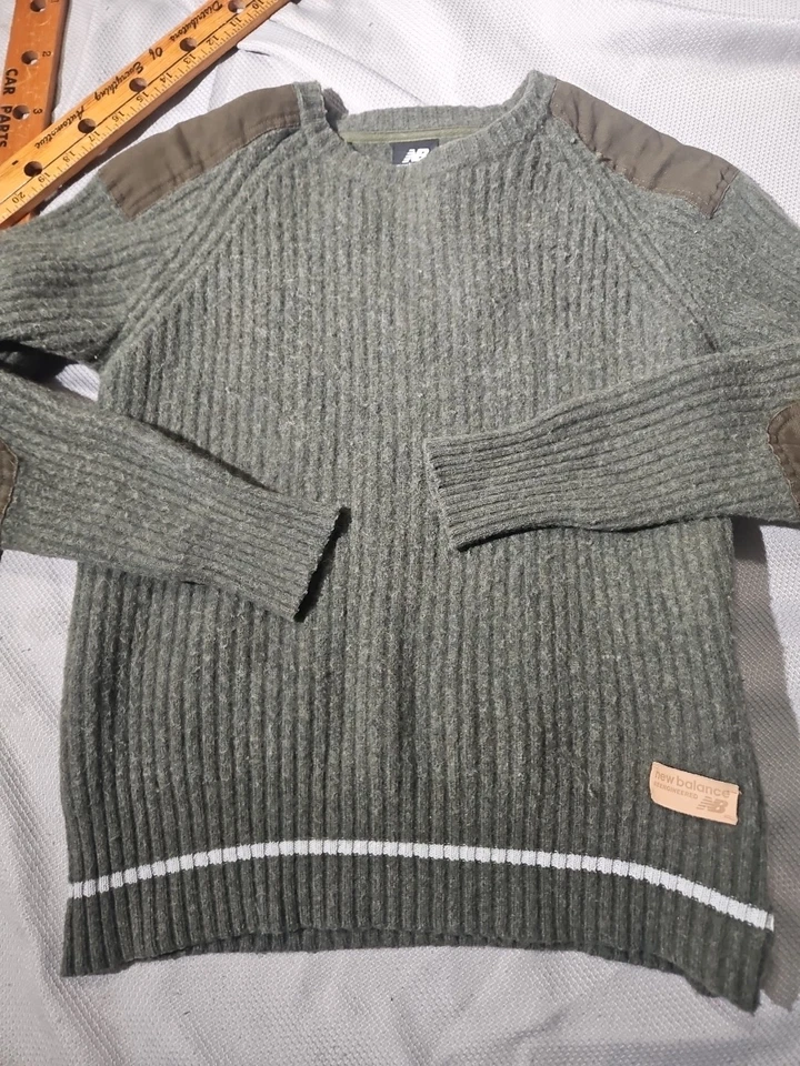 Suéter New Balance Para Hombres M Verde Commando Híbrido Reingeniería Mezcla de Lana Merino  Foto 2 de 4