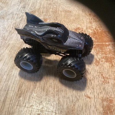 Authentic Monster Jam Hot Rod 1:64 Race Car Mud Wheels Truck Over Cast Dragon