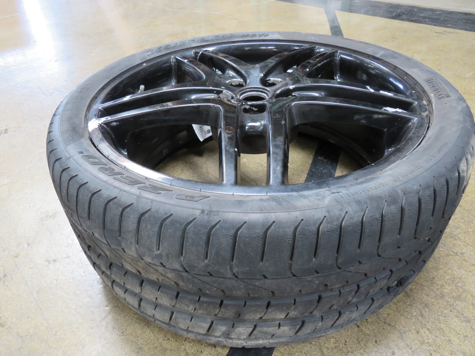 Ferrari F430, Front Wheel, Black, Bent/Damaged, Used, P/N 194265