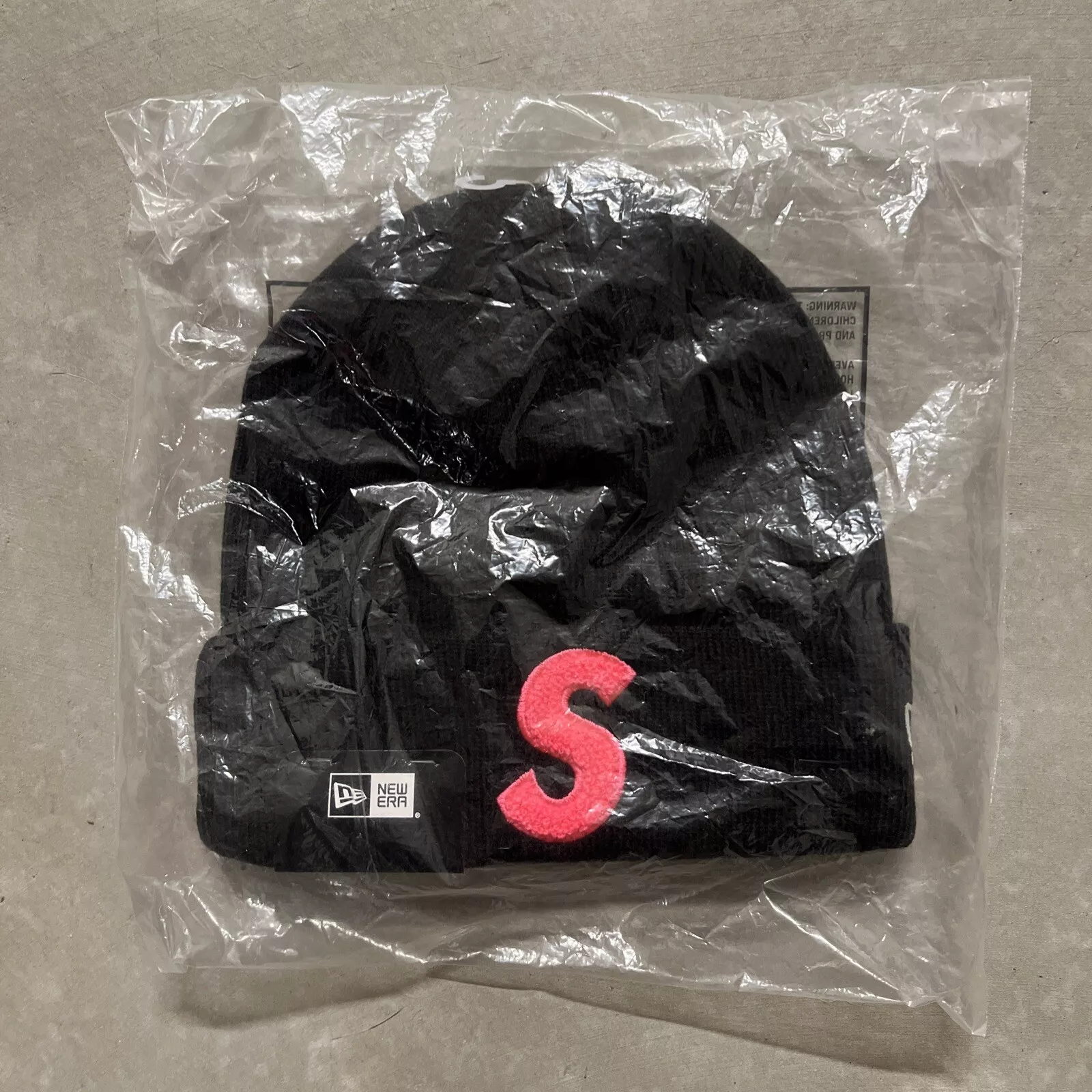 Beanie logo Supreme New Era S (FW 19) noir
