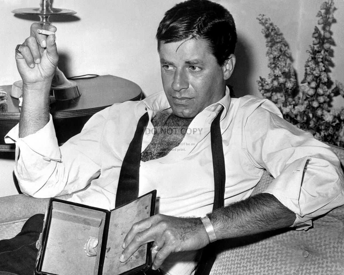 JERRY LEWIS LEGENDARY ENTERTAINER - 8X10 PUBLICITY PHOTO (OP-167