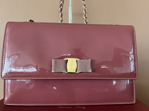 echt Salvatore Ferragamo braun rosa Lackleder Umhängetasche Preloved - Bild 2 von 12