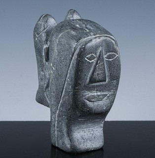 UNUSUAL VINTAGE CANADIAN INUIT CARVED SIGNED SOAPSTONE BUST w FISH HEADRESS