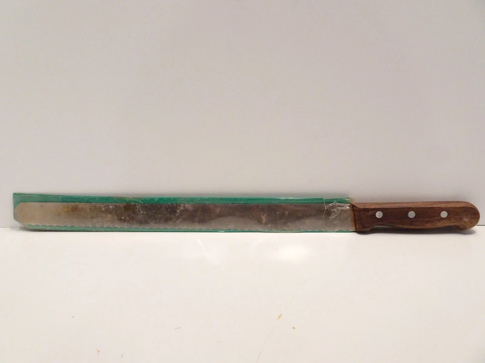 R.H. Forschner Victorinox 14" Serrated Bread Slicer Knife Wood Handle 455W-14
Opens in a new window