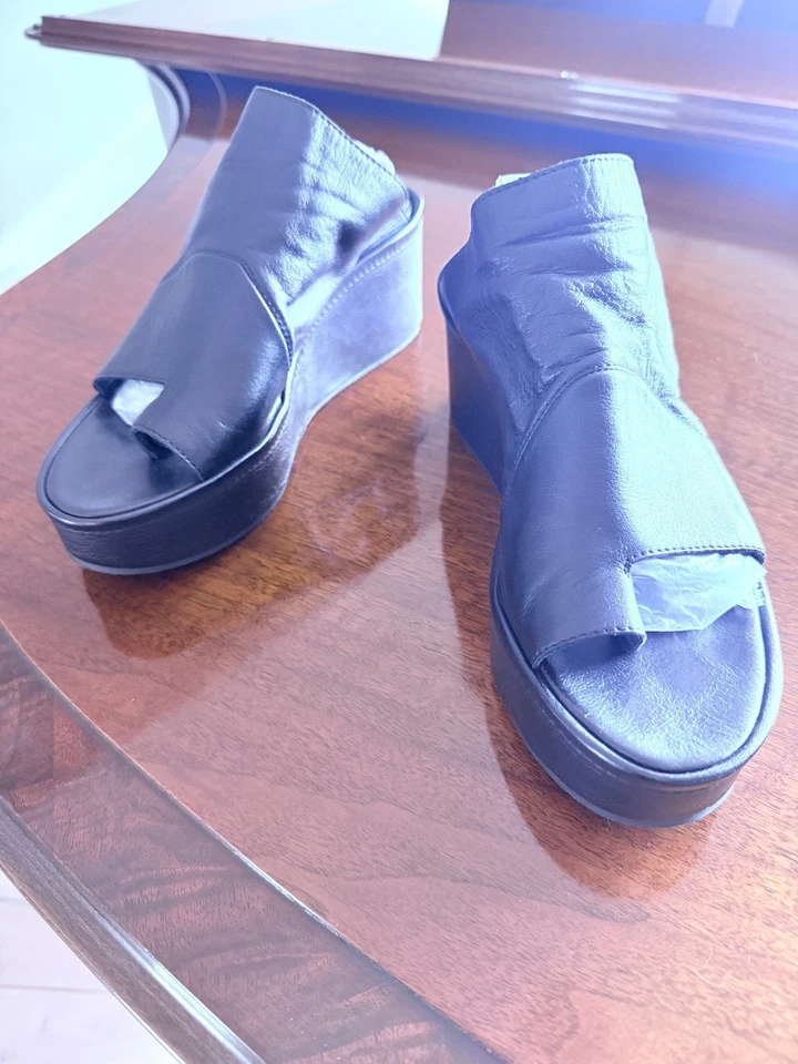 LD Tuttle, Sandalia After en Negro, Sandalia Plataforma Sin Cordones, Talla 38.5 Foto 4 de 4