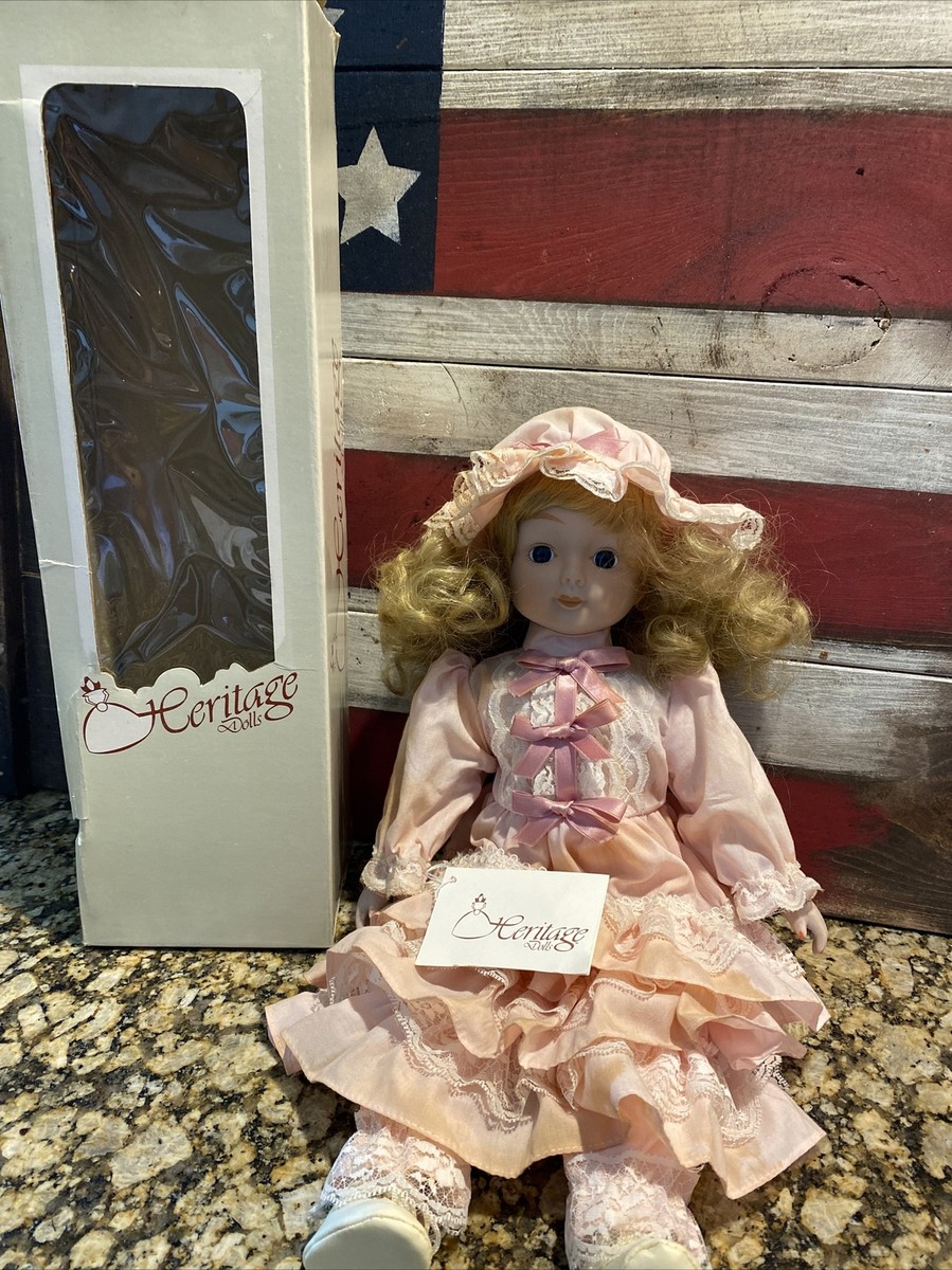 VTG 17” HERITAGE DOLL MUSICAL Pink Bonnet Dress BLONDE HAIR