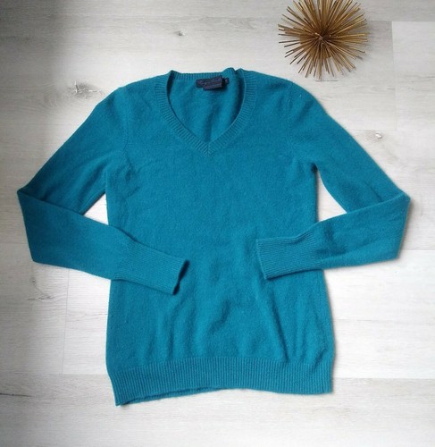 V-Neck Pullover Sweater soft 