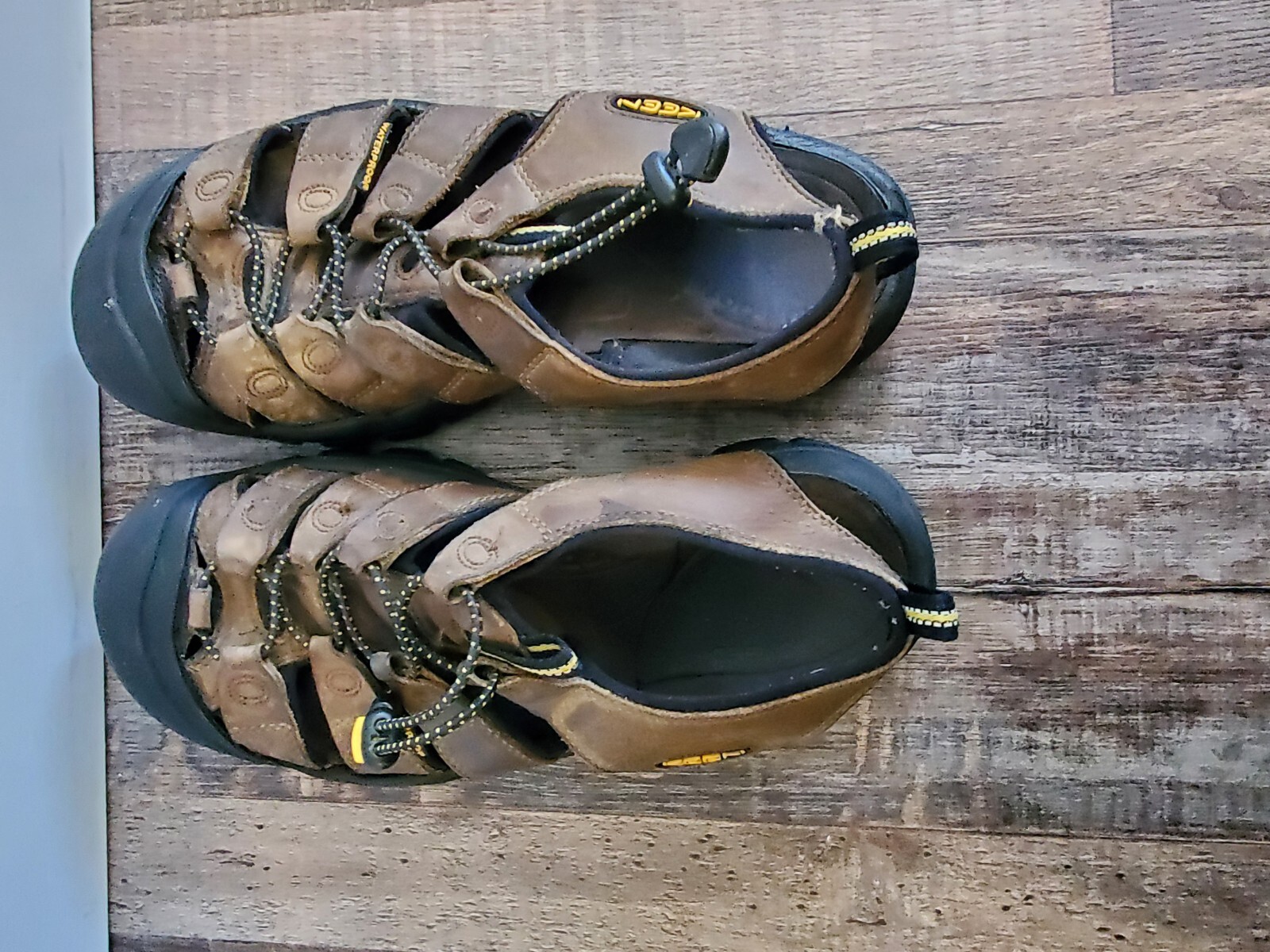 Sandali Keen Newport in pelle marrone da trekking impermeabili punta chiusa da uomo taglia 11