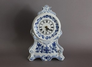 Zegar stołowy wys. 28,5 cm Dubi Bohemia Czechosłowacja Porcelana Wzór cebuli