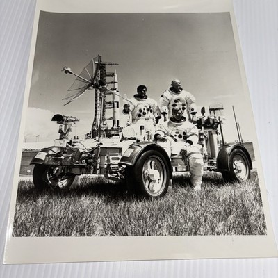 NASA KENNEDY SPACECENTER APOLLO 17 ASTRONAUTS CERNAN, SCHMITT, &EVANSPRESS PHOTO
