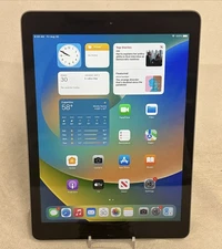 Apple iPad 6th Gen - 9.7" Display 32GB, Wi-Fi Grey Color with Bundle Accesories