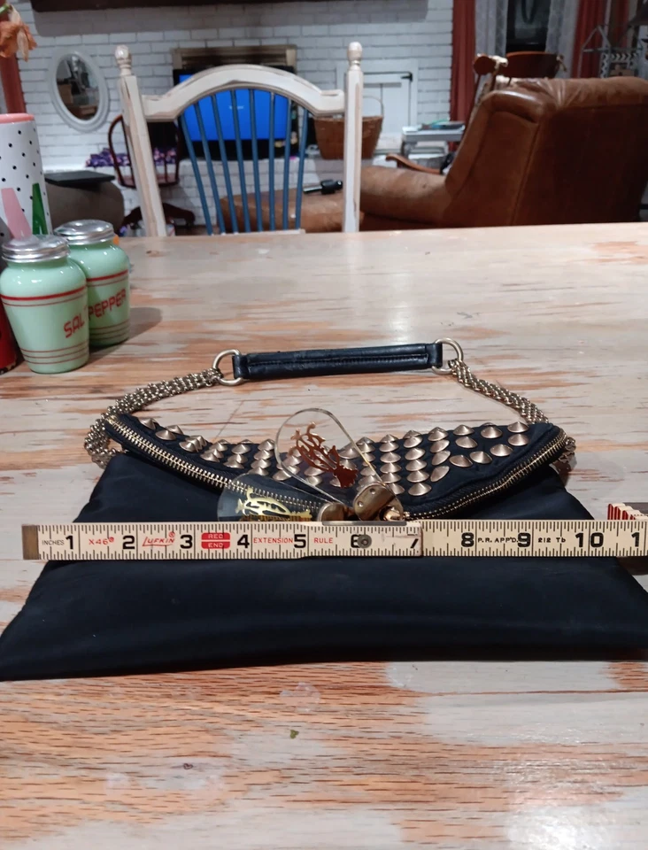 Christian Audigier Bitsey Sobre Bolso sin asas Negro Dorado Tachonado Cubierta antipolvo Foto 2 de 4