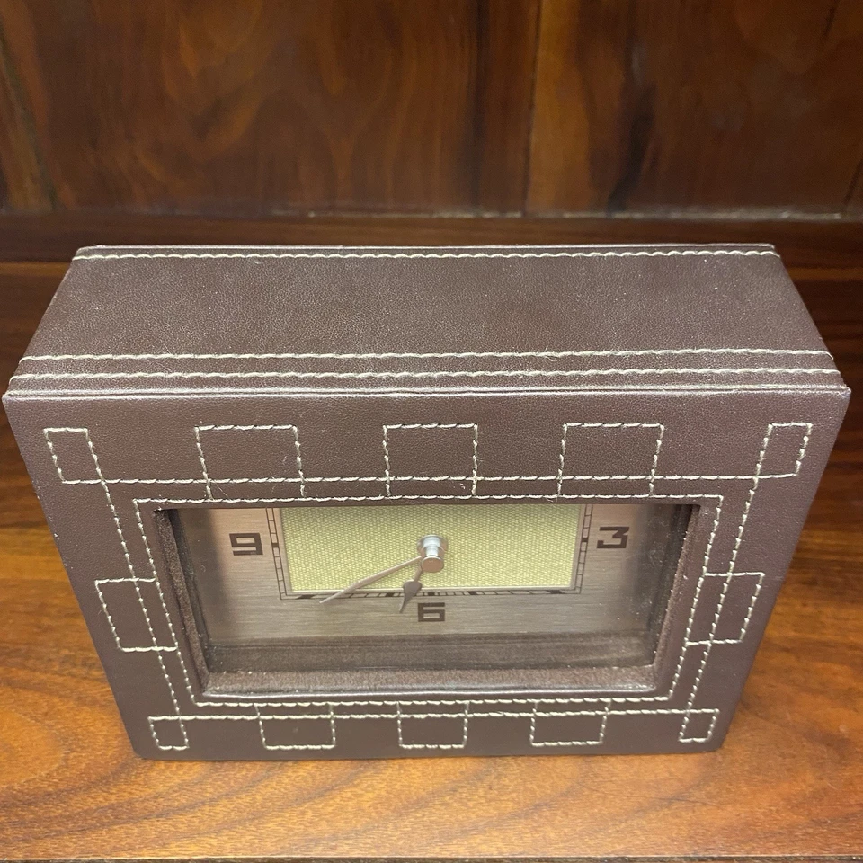 Reloj de Escritorio Thomas O'Brien Imitación Cuero Marrón Diseño Cosido 2007 Probado Funcionando Foto 3 de 4