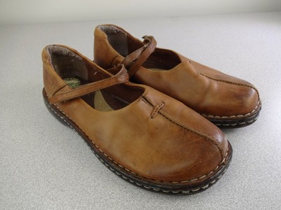 thom mcan earth shoes