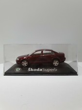 Norev 1/43 Skoda Superb Bleue – ZC793, 840612, Miniature Collection Boîte Plexi