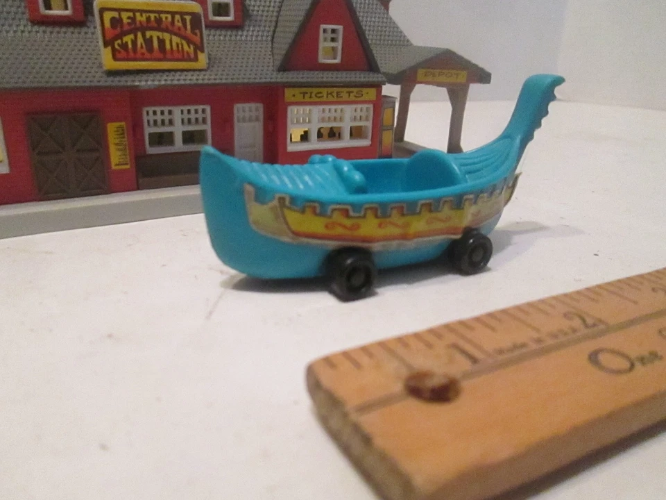 Juguetes Chik Fil A Rolling Boat Juguete NPI Fecha 1995 Falta Calcomanía Lateral Artículo Raro Foto 4 de 4