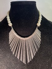 BEAUTIFUL FAUX PEARL SILVER TONE METAL FRINGE BIB NECKLACE