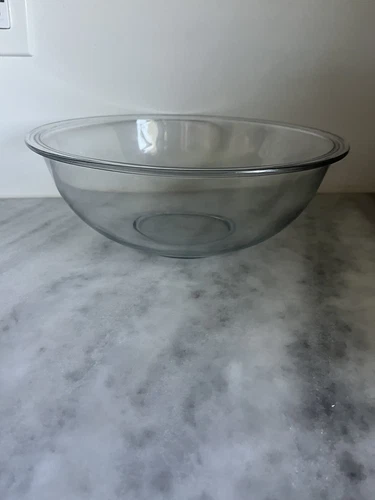 Pyrex 4 Quart Glass Mixing Bowl