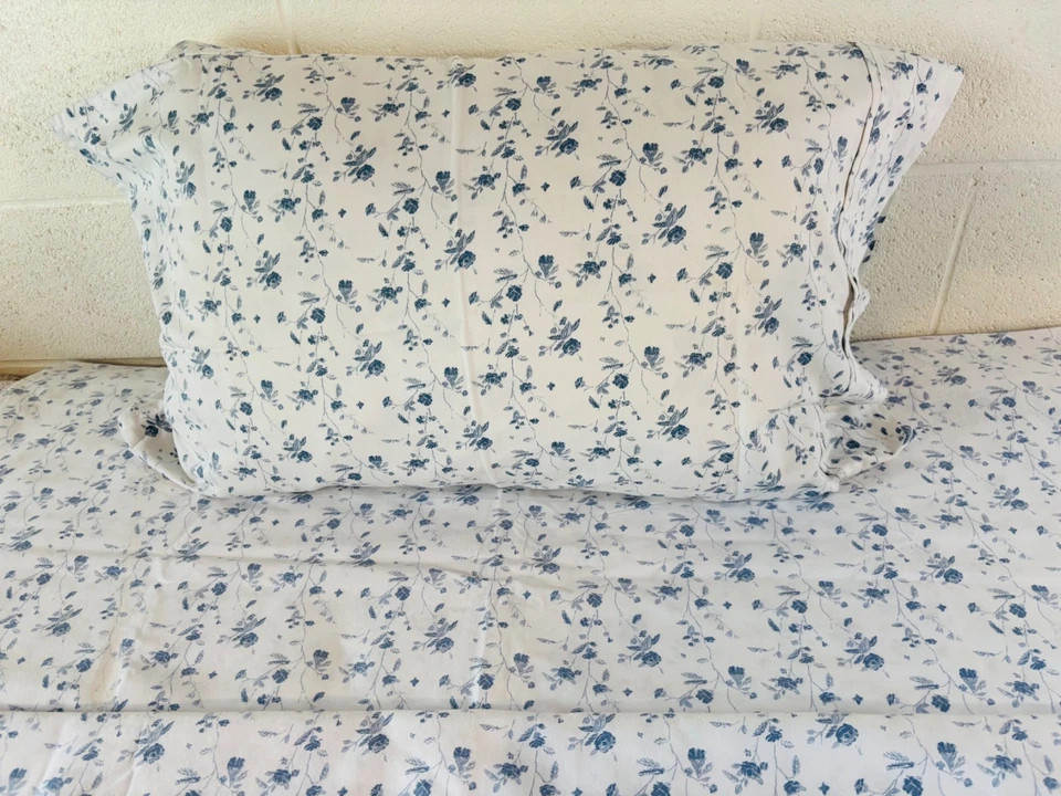 Sábana Ajustable Umbral 100% Algodón y 1 Funda de Almohada Blanco/Azul Floral REINA Foto 4 de 4