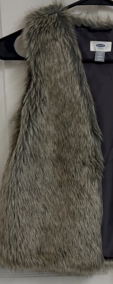 Old Navy Girls Size 14 (XL) Brown Faux Fur Vest Open Front NWOT - Image 2 of 3