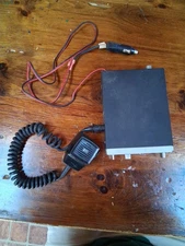 Realistic TRC-418 40-Channel 2-Way CB Radio w/ microphone C3