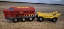 BRIO LOK  MIT ANHÄNGER, FÄHRT ELEKTRISCH VORWÄRTS & RÜCKWÄRTS MIT LICHT & SOUND