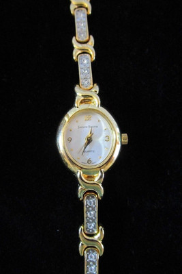 Jaclyn Smith Fancy Ladies Quartz Goldtone Watch Rhinestone Bracelet Band Works