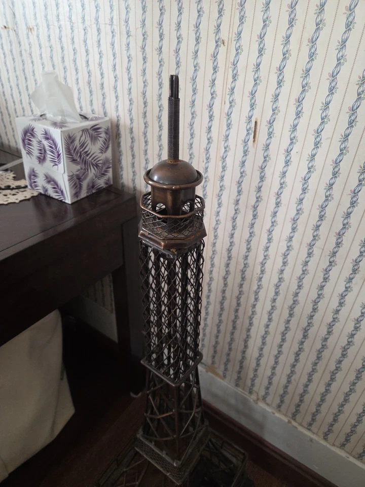 💖Paris Eiffel Tower 34" Tall Metal Wire Model Indoor/Outdoor Decor-Garden - Image 2 of 4