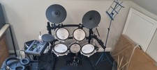 Roland TD 8 V DRUM KIT Inc DW 5000 pedal and great flight case