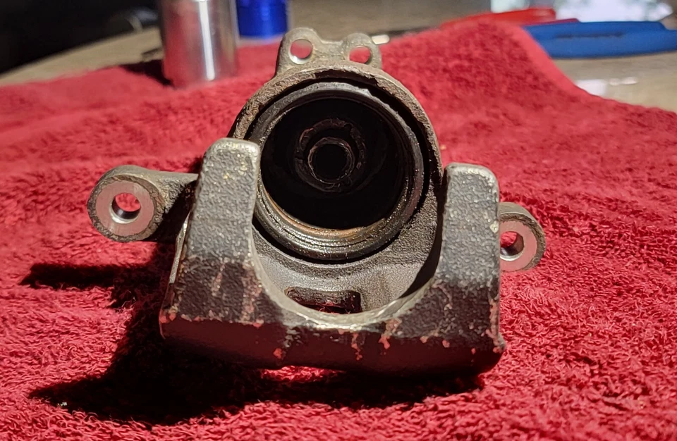 08-09 HONDA ACCORD RIGHT REAR PASSENGER BRAKE CALIPER 09 ACURA TSX - Image 4 of 4