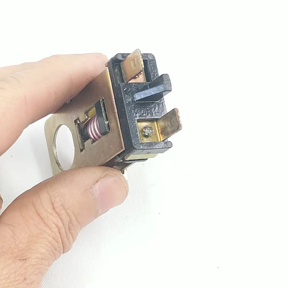 Interruptor de luz de freno Napa Echlin SL211 para Ford LTD 500 D5LY13480A NOS Foto 3 de 4