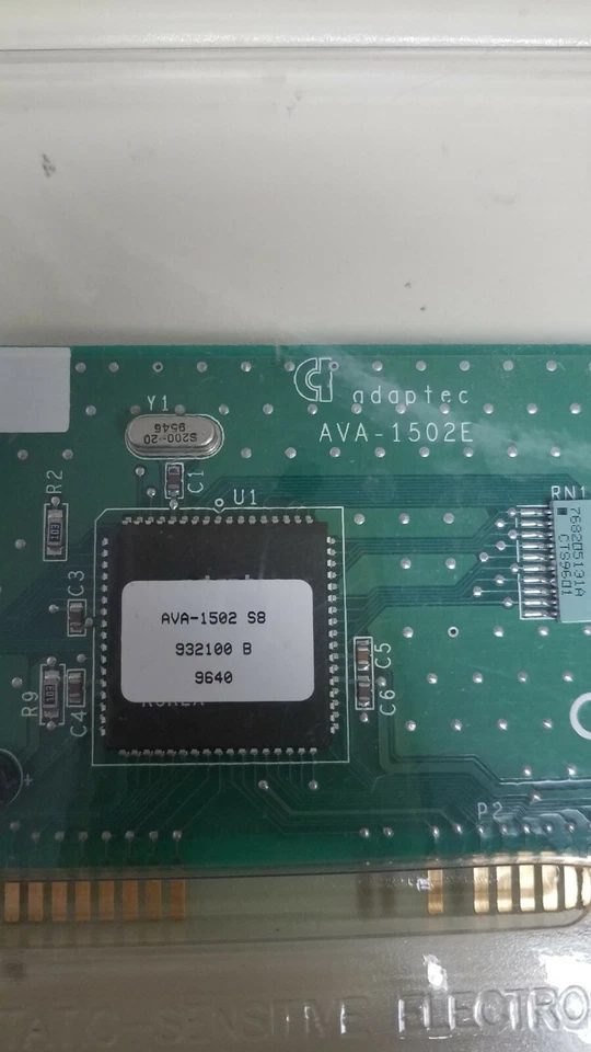 Maxconn Adaptec AVA-1502 S8 16-bit ISA 25-pin SCSI Controller Card 927906-00 - Image 4 of 4