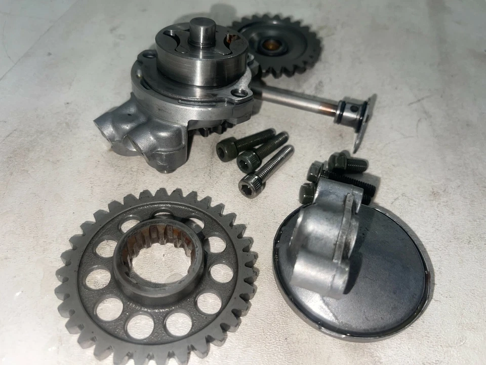 2002 98-02 Yamaha YZ426F BOMBA DE ÓLEO FABRICANTE DE EQUIPAMENTO ORIGINAL ASSY - Imagem 4 de 4