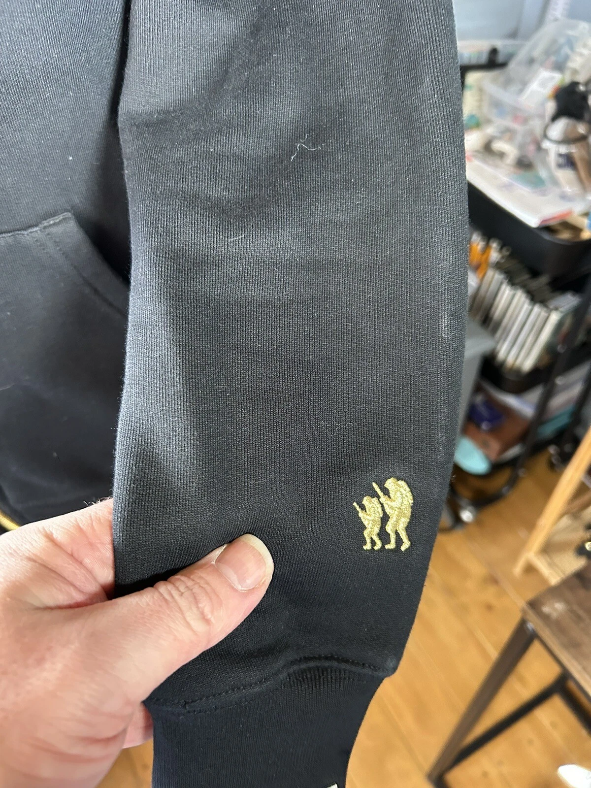 A BATHING APE (BAPE) AAPE APUNVS By A Bathing Ape Felpa con cappuccio e zip nera oro Small S AAPE Now