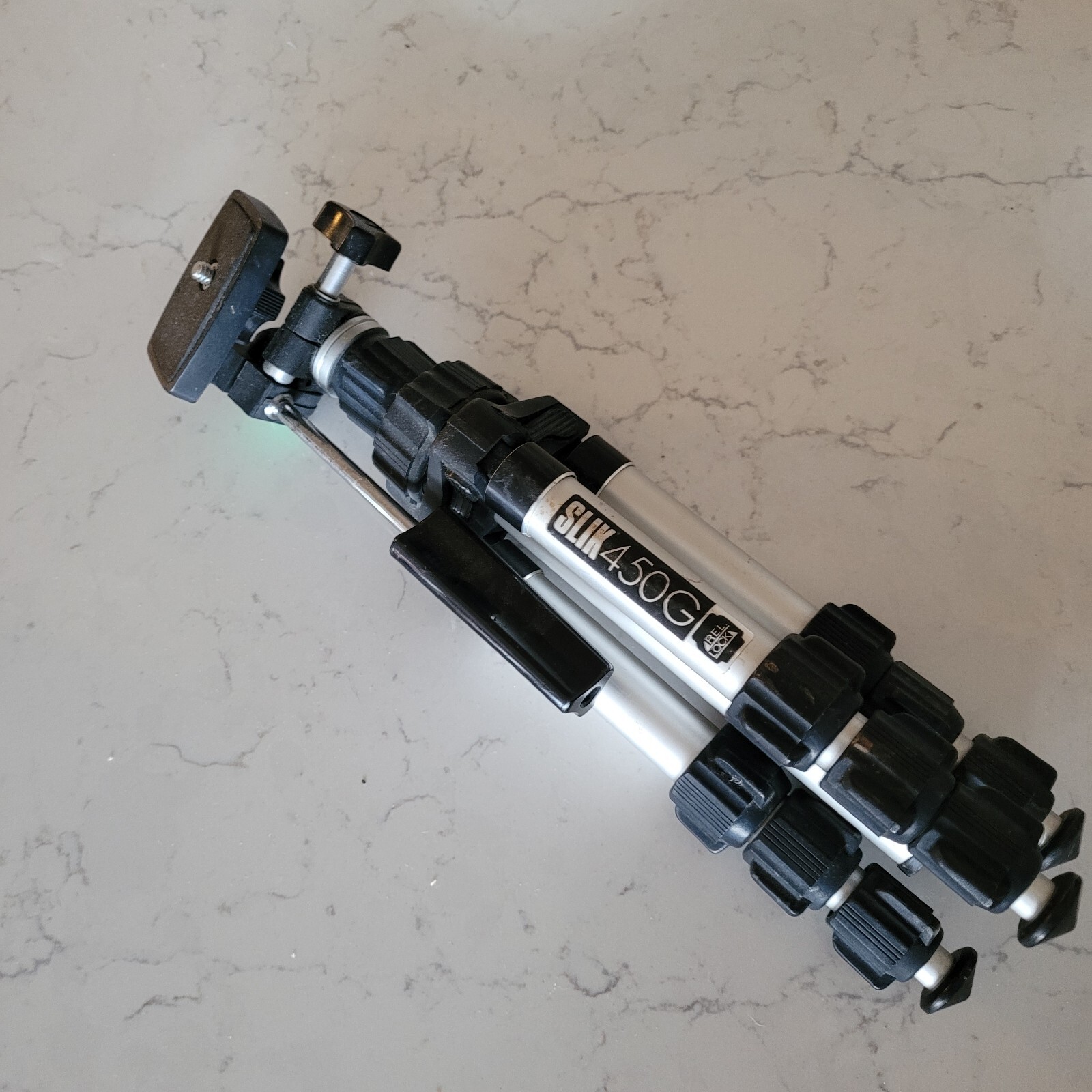 SLIK 450G Lightweight Compact Mini Tripod 33” Max Height 1 lb. Folded