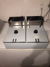Gently Twice Used 22.8qt Double Fryer
