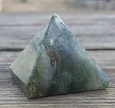 NATURAL MOSS AGATE MEDIUM GEMSTONE PYRAMID 27-30mm