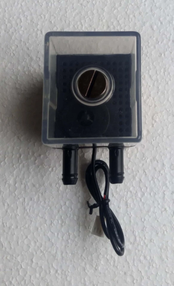 Wasserpumpe mit Tank bzw Ausgleichsbehälter | für Wasserkühlung | 12V | 4W | Neu - Bild 2 von 4