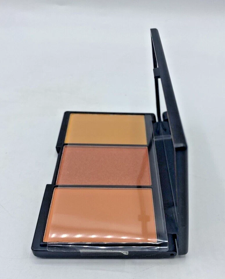 Elegante Rubor de Maquillaje por 3 Paleta Take a Cheeky Peek 367 Espejo Compacto Nuevo con Etiquetas Foto 3 de 4