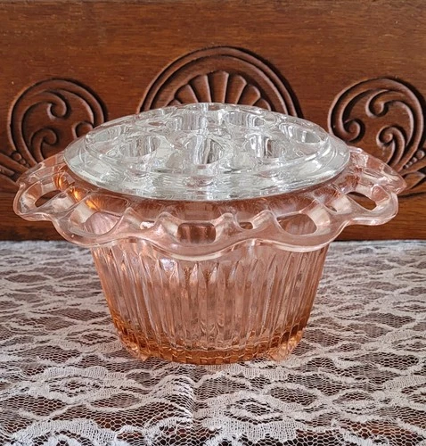 Vintage "Old Colony" Anchor Glass Pink Flower Bowl With Clear Frog.