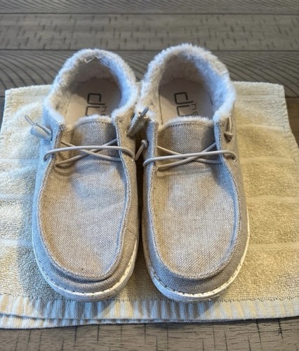 Hey dude Wendy Funk Wool beige. In VGC. Smoke Free Home.