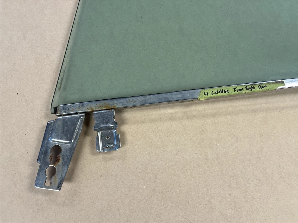 Cadillac Series 62 1962 puerta delantera derecha ventana vidrio sedán tintado  Foto 2 de 4