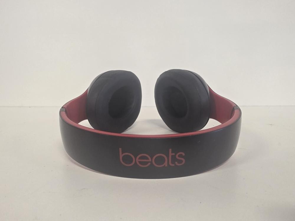 希少beats studio3 wireless Camo Collection Restored Beats Studio3 Wireless Headphones - Camo Collection