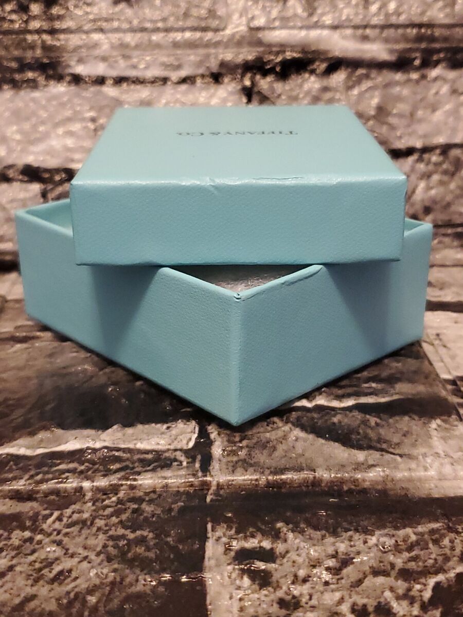 Empty Tiffany & Co. Lidded Gift Box Pantone 1837 Blue 3 Empty Tiffany & Co. Lidded Gift Box Pantone 1837 Blue 3