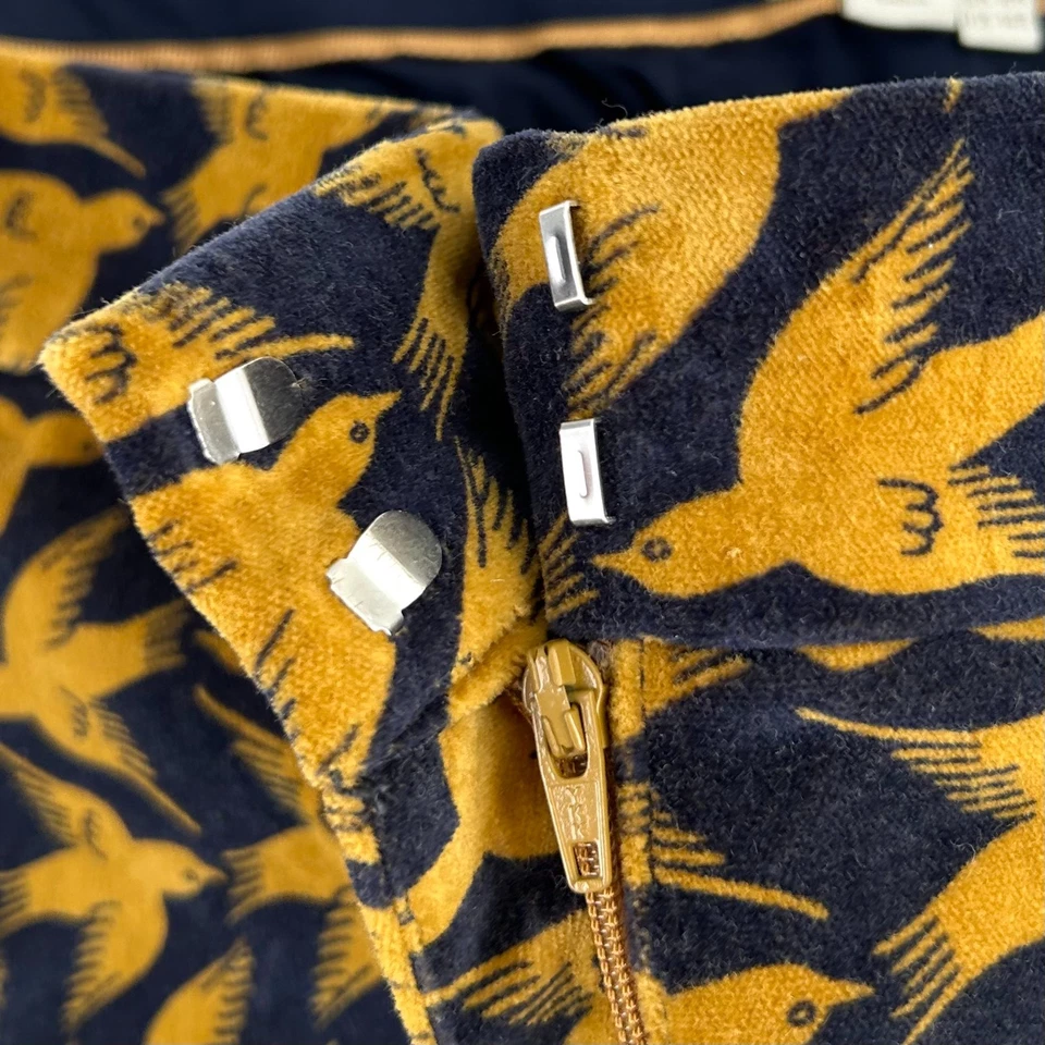 Boden Velvet Trouser Pants Womens Size 18R Gold Navy Novelty Bird Print Mid Rise - Image 4 of 4
