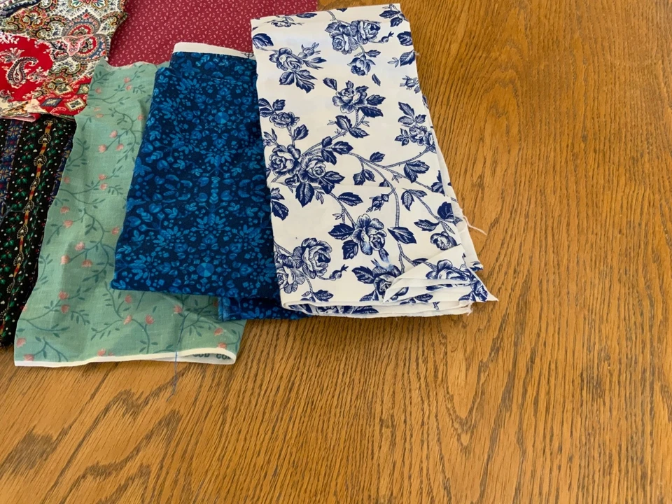 1 lb + 11 oz. LOTE DE CORES DE TECIDOS FLORAIS VINTAGE E MODERNOS - Imagem 4 de 4