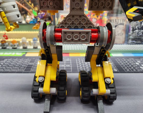 LEGO The LEGO Movie: Emmet's Construct-O-Mech (70814) Incomplete