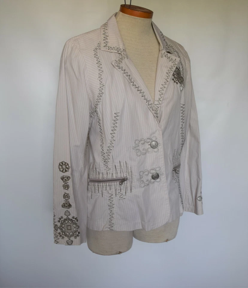CHAQUETA BLAZER ROXANA BORDADA 100% ALGODÓN TALLER 3J Estilo 5042T Talla M Foto 3 de 4